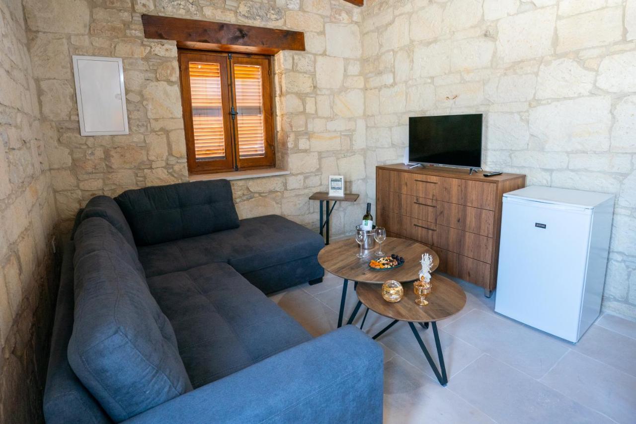 Eidyllio Luxury Suites Omodos Exterior foto